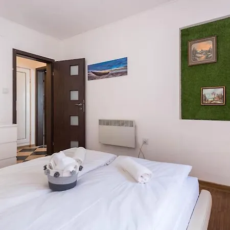 Apartment Homey Near Grand Mall Varna
